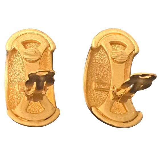 Carlisle Gold Tone Textured Chunky Statement Clip Earrings - Picture 2 of 5